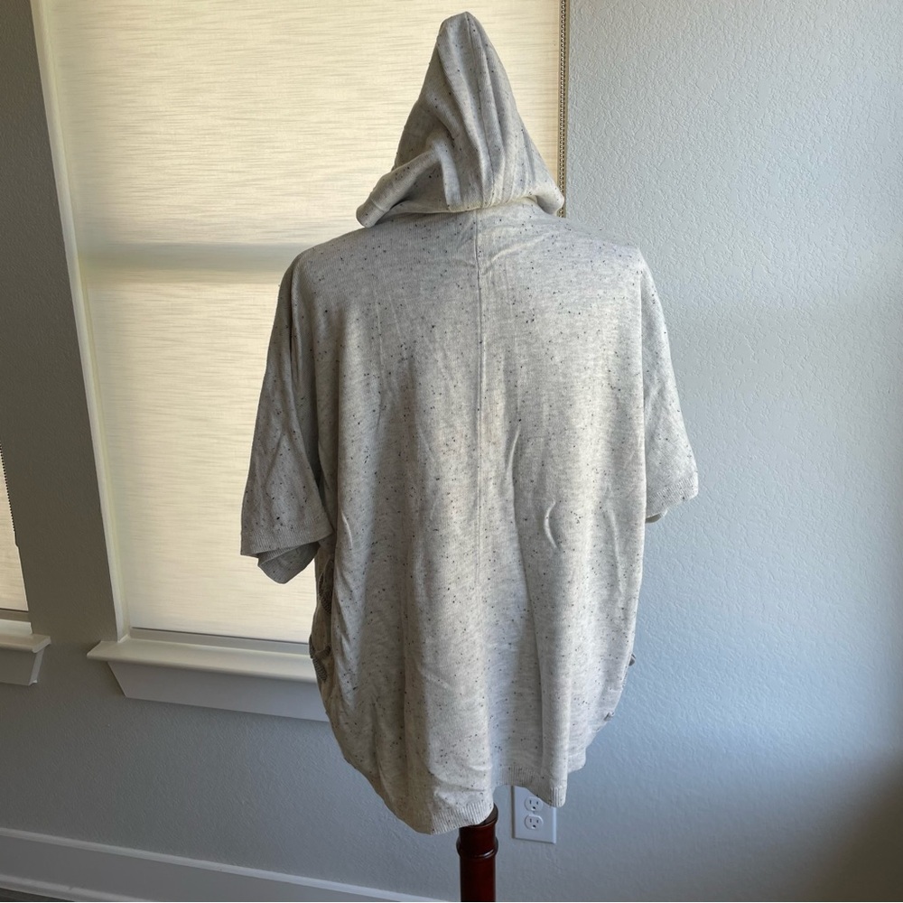 CAbi Short Sleeve Pull-Over Speckled Hoodie Sweater Style 3473 Size Small - Picture 4 of 11